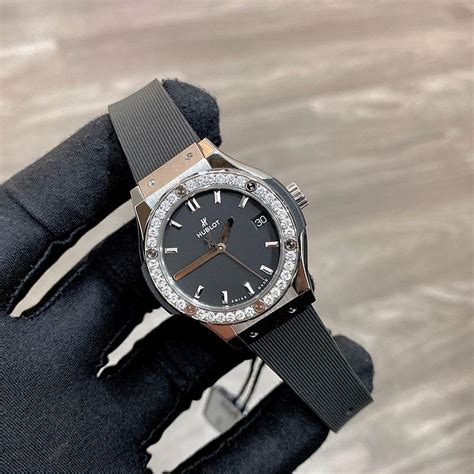 vêtements hublot magasin|hublot diamond bezel.